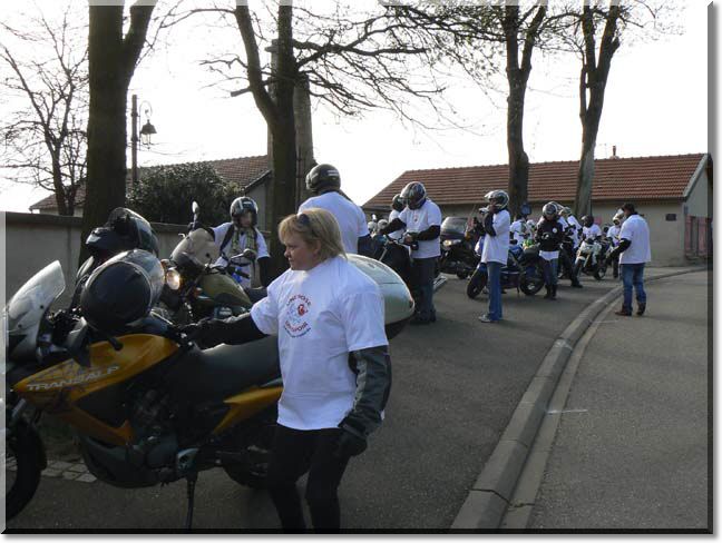 2011-04-17-MOTOS-ROSES-ESPOIR-CANCER-007.jpg