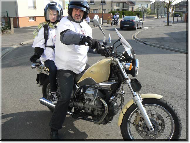 2011-04-17-MOTOS-ROSES-ESPOIR-CANCER-110.jpg
