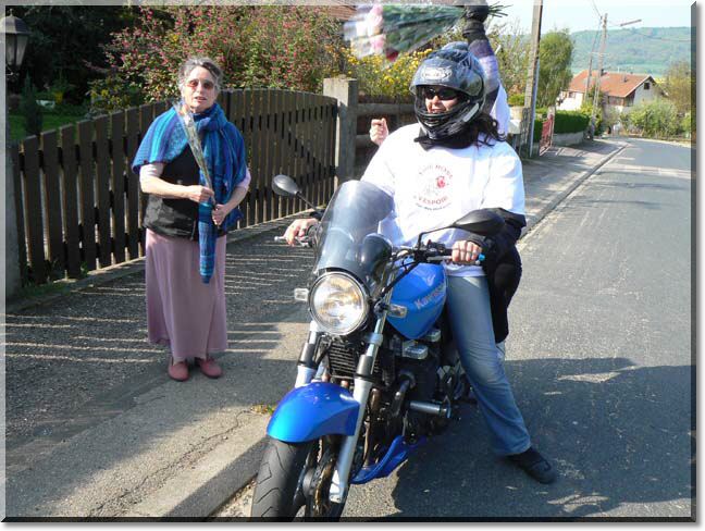 2011-04-17-MOTOS-ROSES-ESPOIR-CANCER-139.jpg