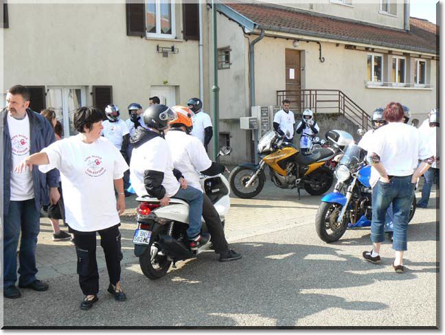 2011-04-17-MOTOS-ROSES-ESPOIR-CANCER-164.jpg