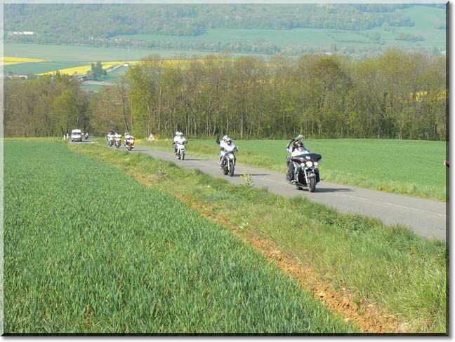 2011-04-17-MOTOS-ROSES-ESPOIR-CANCER-171.jpg