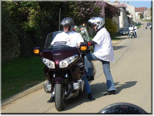2011-04-17-MOTOS-ROSES-ESPOIR-CANCER-187.jpg
