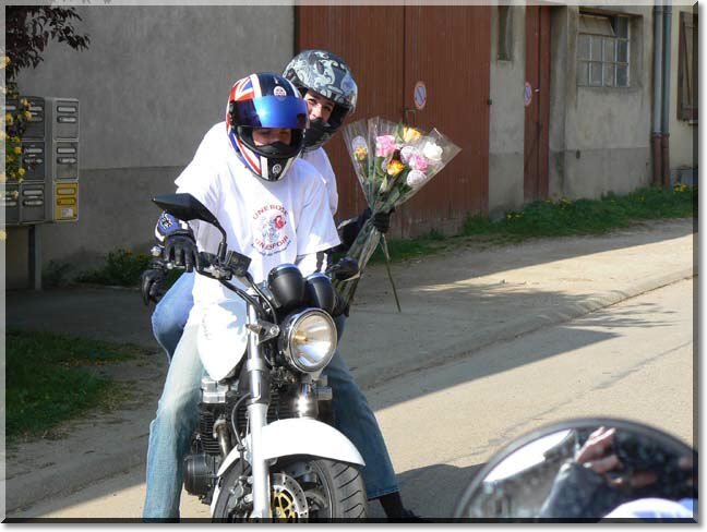 2011-04-17-MOTOS-ROSES-ESPOIR-CANCER-190.jpg
