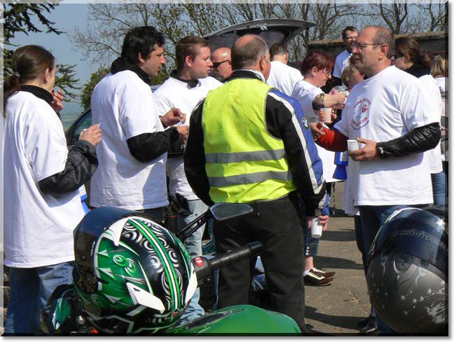 2011-04-17-MOTOS-ROSES-ESPOIR-CANCER-200.jpg