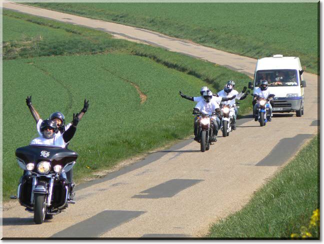 2011-04-17-MOTOS-ROSES-ESPOIR-CANCER-214.jpg