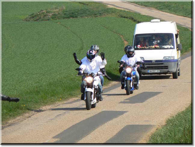 2011-04-17-MOTOS-ROSES-ESPOIR-CANCER-216.jpg